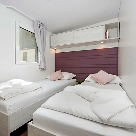 Parque de vacaciones Campsite Lanterna Mobile Homes Mediteran Kamp