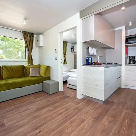 Parque de vacaciones Campsite Lanterna Mobile Homes Mediteran Kamp Poreč