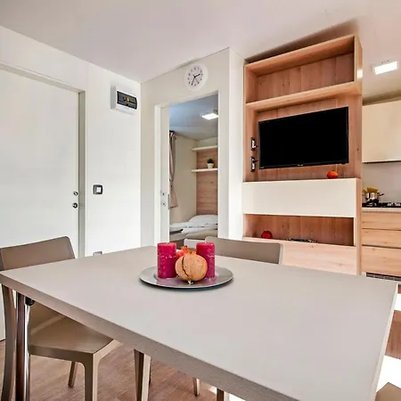 Campsite Lanterna Mobile Homes Mediteran Kamp База отдыха Пореч