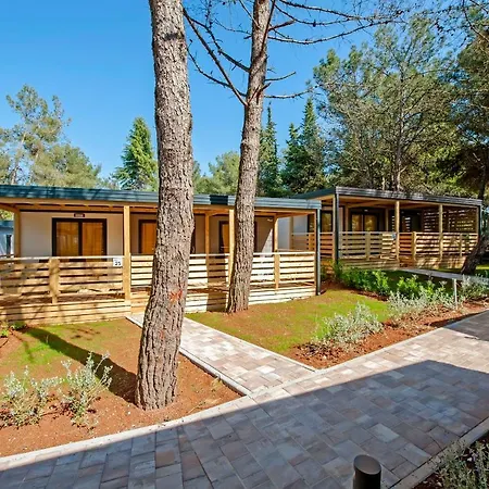 Campsite Lanterna Mobile Homes Mediteran Kamp 4* Porec