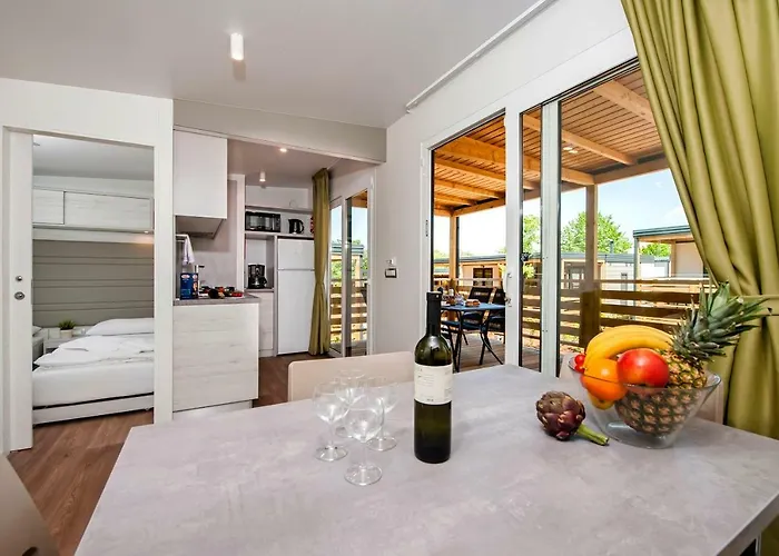 Campsite Lanterna Mobile Homes Mediteran Kamp 4* Porec